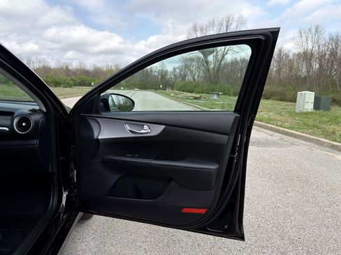 Used 2024 Kia Forte LXS FWD image 23