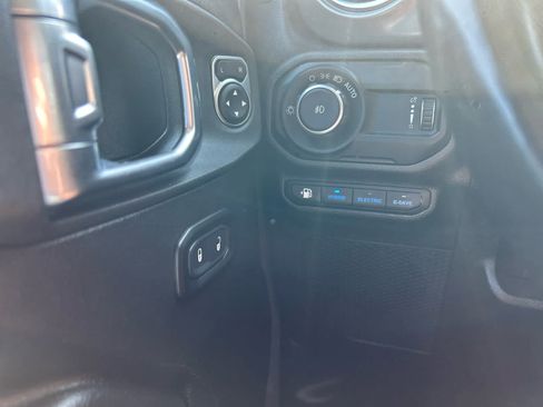 Used 2023 Jeep Wrangler Unlimited Rubicon 4xe w/ Cold Weather Group AWD/4WD image 24