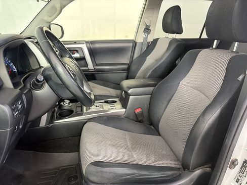 Used 2015 Toyota 4Runner SR5 AWD/4WD image 11