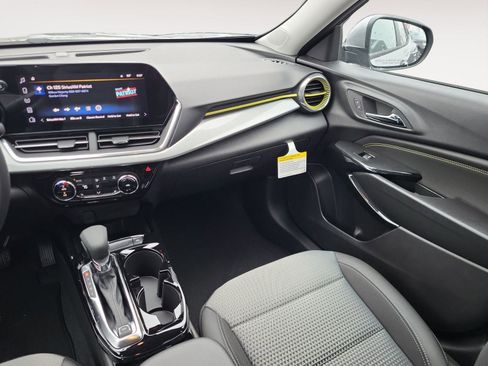 New 2026 Chevrolet Trax LT w/ Driver Confidence Package image 12