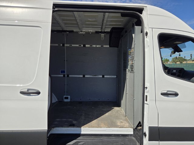 Used 2021 Mercedes-Benz Sprinter 2500 image 13