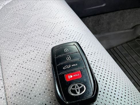 Used 2024 Toyota Tundra Limited w/ Power Package AWD/4WD image 15