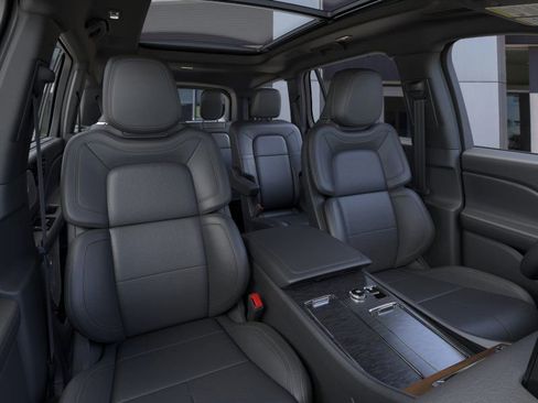 New 2025 Lincoln Aviator Reserve w/ Luxury Package image 32