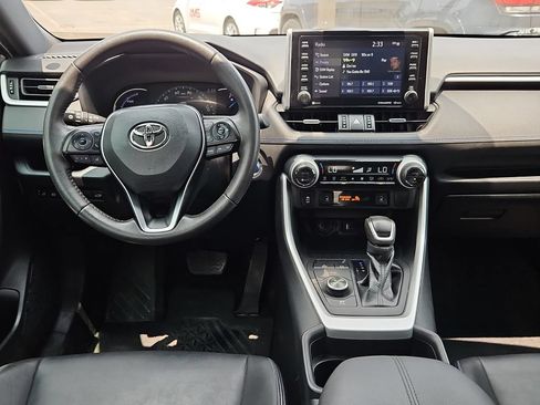 Used 2021 Toyota RAV4 XSE AWD/4WD image 17