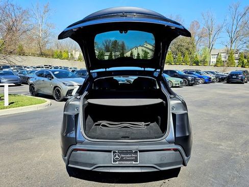 Used 2026 Tesla Model Y AWD image 10