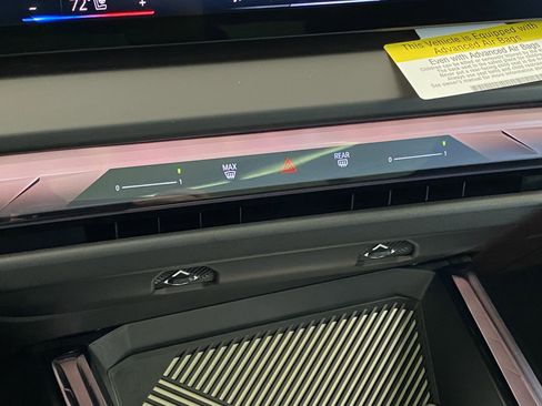 Used 2025 BMW X3 xDrive30i w/ Premium Package image 27