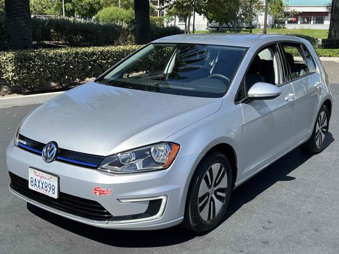 Used 2016 Volkswagen e-Golf SE w/ DC Fast Charging Package image 21