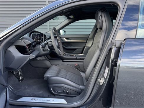 New 2025 Porsche Taycan 4S image 25