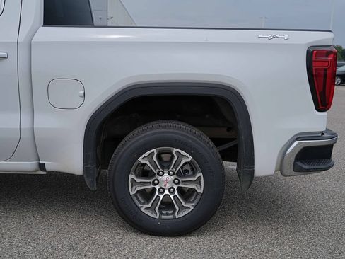 Used 2025 GMC Sierra 1500 SLT AWD/4WD image 12
