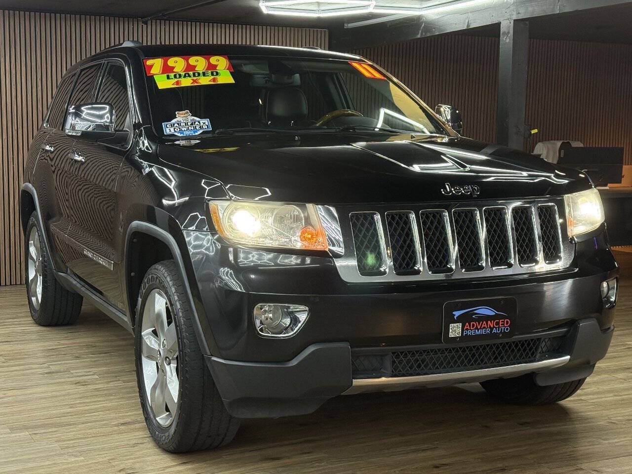 Used 2011 Jeep Grand Cherokee Overland AWD/4WD image 3