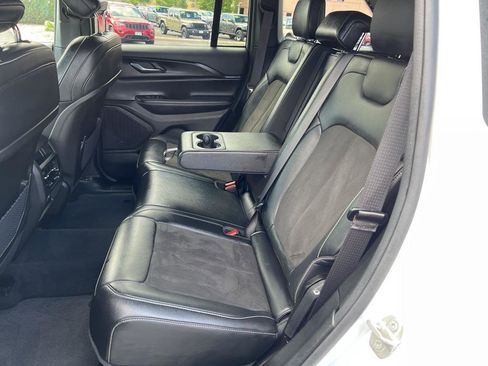 Certified 2023 Jeep Grand Cherokee Altitude image 15