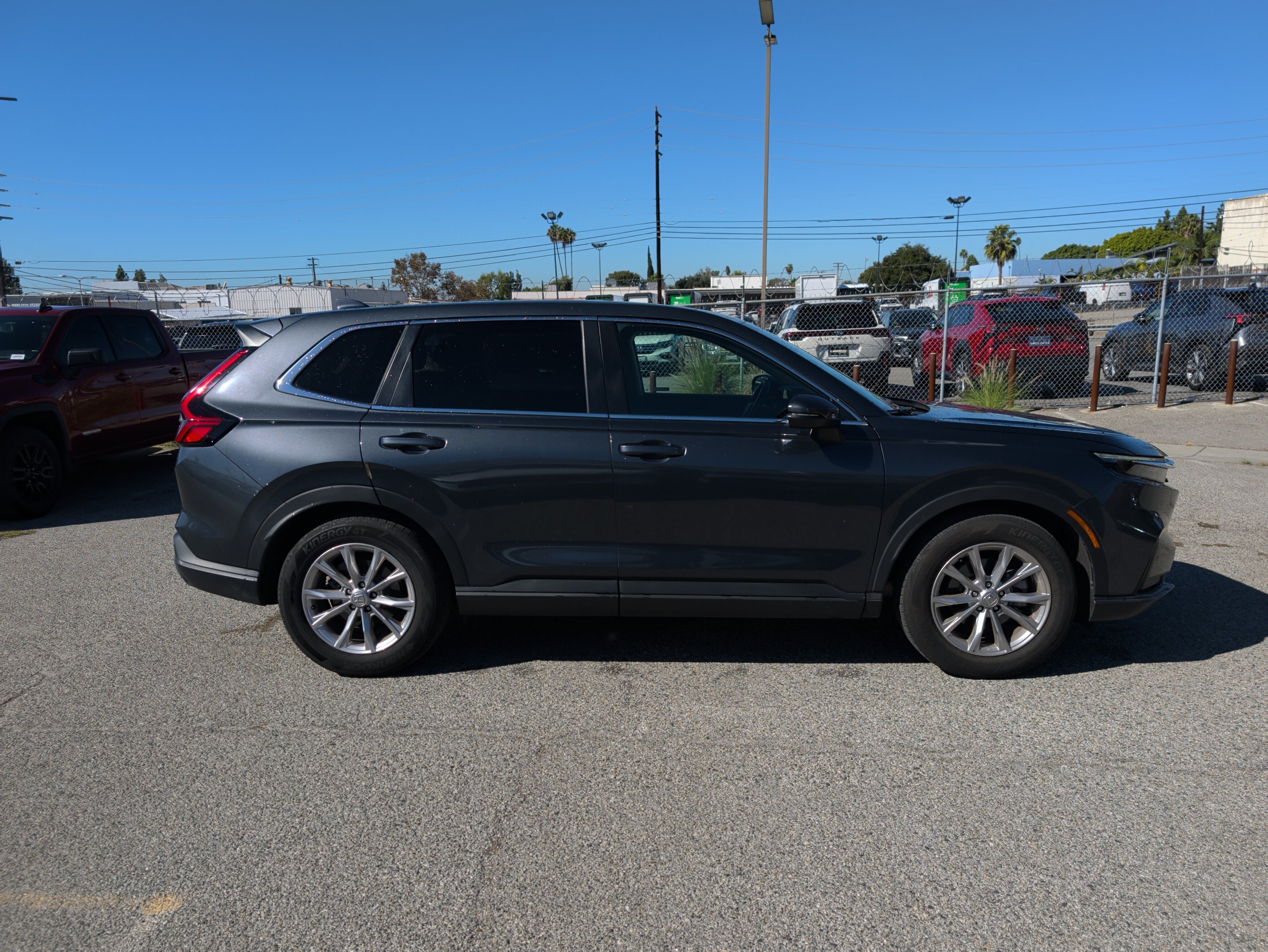 Used 2023 Honda CR-V EX image 3