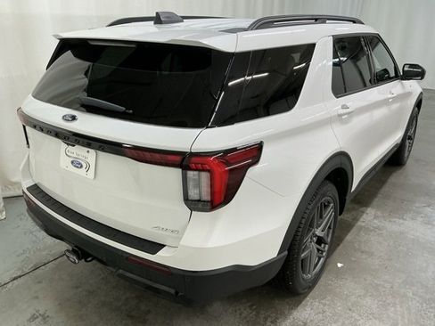 New 2026 Ford Explorer ST-Line image 3