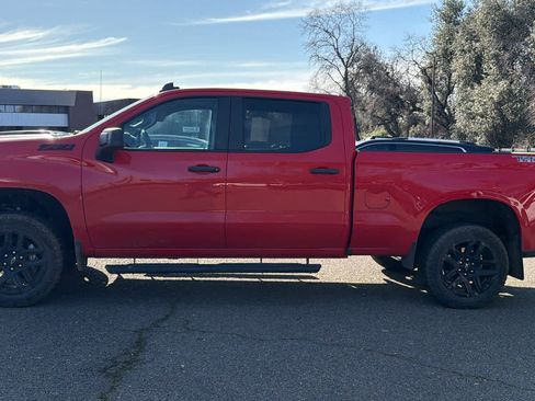Used 2024 Chevrolet Silverado 1500 Custom Trail Boss w/ LPO, Dark Essentials Package image 8
