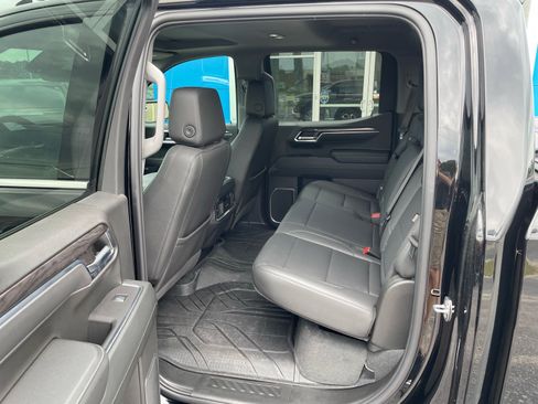 Used 2024 Chevrolet Silverado 1500 LTZ w/ LTZ Premium Package AWD/4WD image 5