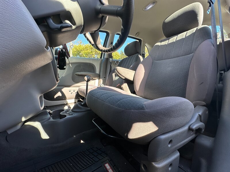 Used 2005 Chrysler PT Cruiser FWD image 12