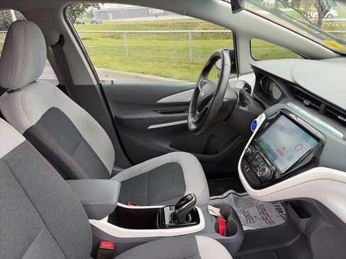 Used 2017 Chevrolet Bolt LT FWD image 28