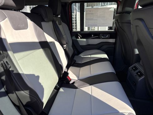 New 2025 INEOS Grenadier Fieldmaster Edition image 29