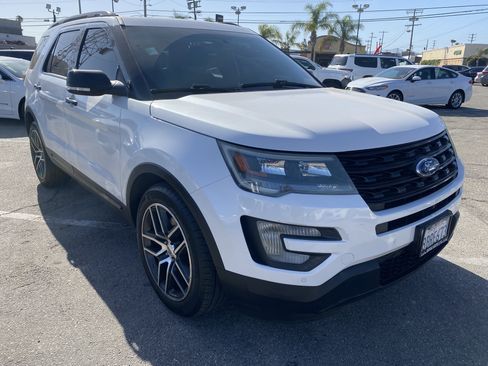 Used 2016 Ford Explorer Sport w/ Equipment Group 401A AWD/4WD image 8