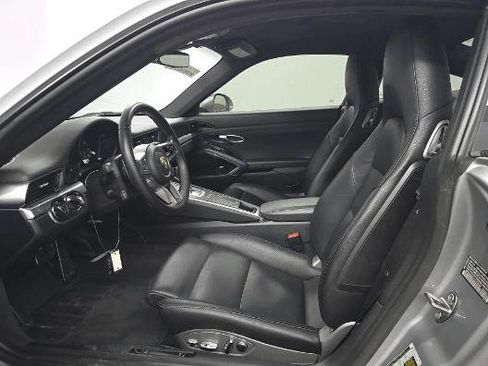 Used 2018 Porsche 911 Carrera RWD image 22