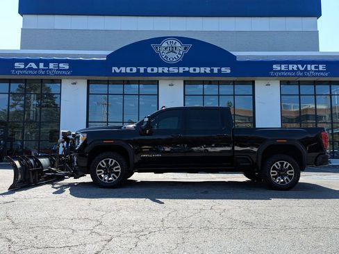 Used 2022 GMC Sierra 3500 AT4 w/ AT4 Preferred Package AWD/4WD image 1