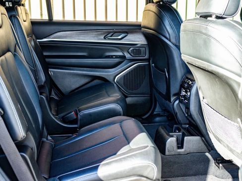 Used 2023 Jeep Grand Cherokee L Overland image 28