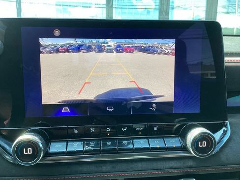 Used 2023 Chevrolet Colorado Z71 w/ Z71 Convenience Package 2 AWD/4WD image 21