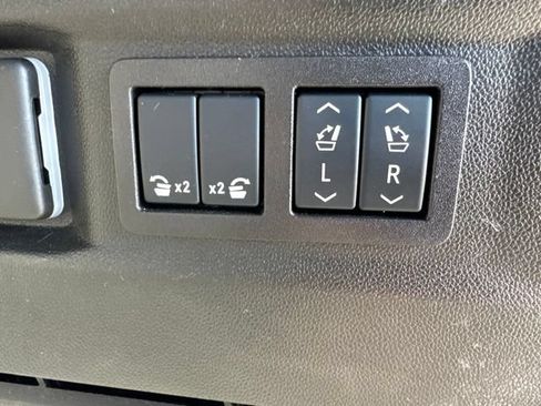 Used 2025 Chevrolet Tahoe Premier RWD image 44