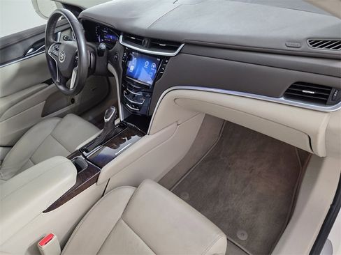 Used 2014 Cadillac XTS image 32