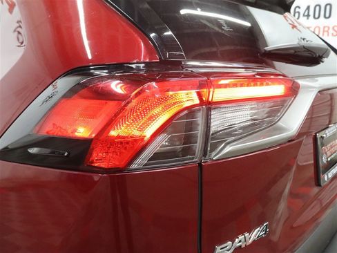 Used 2019 Toyota RAV4 Limited AWD/4WD image 11