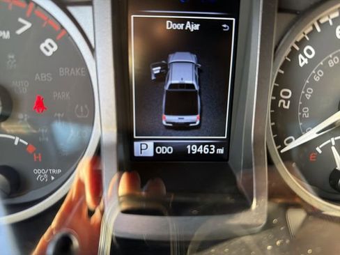 Certified 2022 Toyota Tacoma TRD Off-Road w/ Technology Package image 13