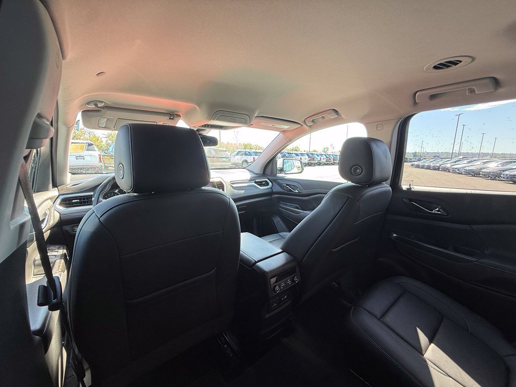 Used 2021 GMC Acadia SLT w/ Premium Package FWD image 26