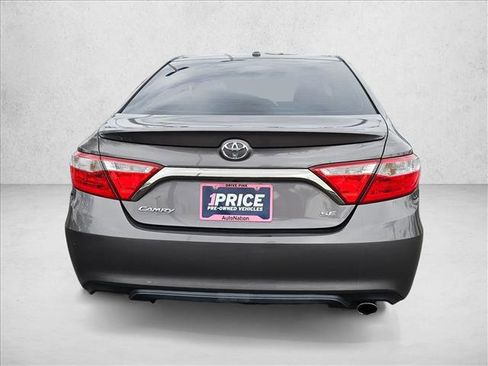 Used 2016 Toyota Camry SE image 5