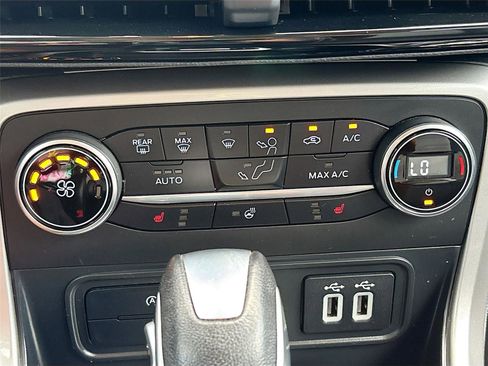 Used 2021 Ford EcoSport Titanium FWD image 16