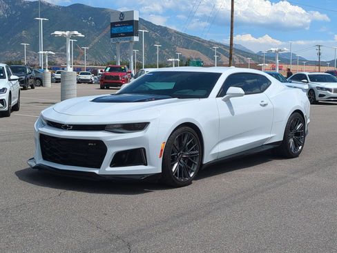 Used 2023 Chevrolet Camaro ZL1 RWD image 7