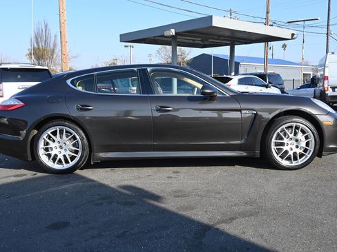 Used 2010 Porsche Panamera 4S image 8