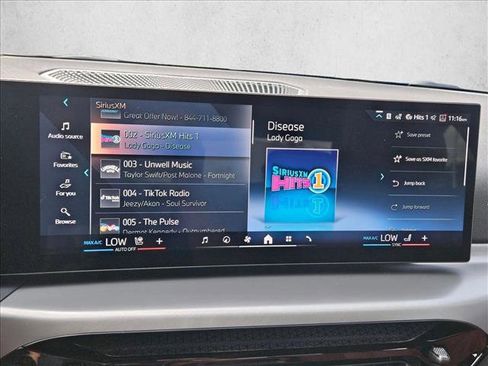 Used 2025 BMW 230i Coupe w/ M Sport Package image 13