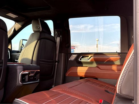 Used 2024 GMC Sierra 2500 Denali Ultimate image 17