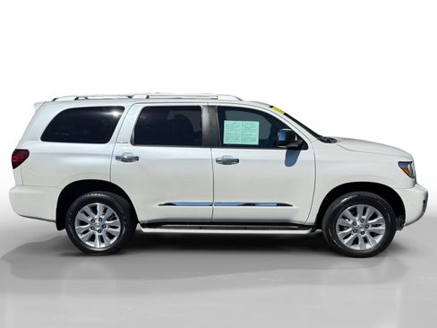 Used 2018 Toyota Sequoia Platinum AWD/4WD image 6