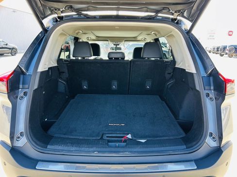 Used 2023 Nissan Rogue SV w/ SV Premium B Package image 28