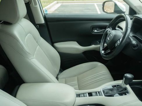 Certified 2023 Honda HR-V EX-L image 5