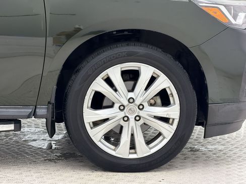 Used 2018 Nissan Pathfinder SL w/ SL Premium Package FWD image 12