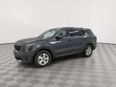 Used 2026 Kia Sorento LX image 5