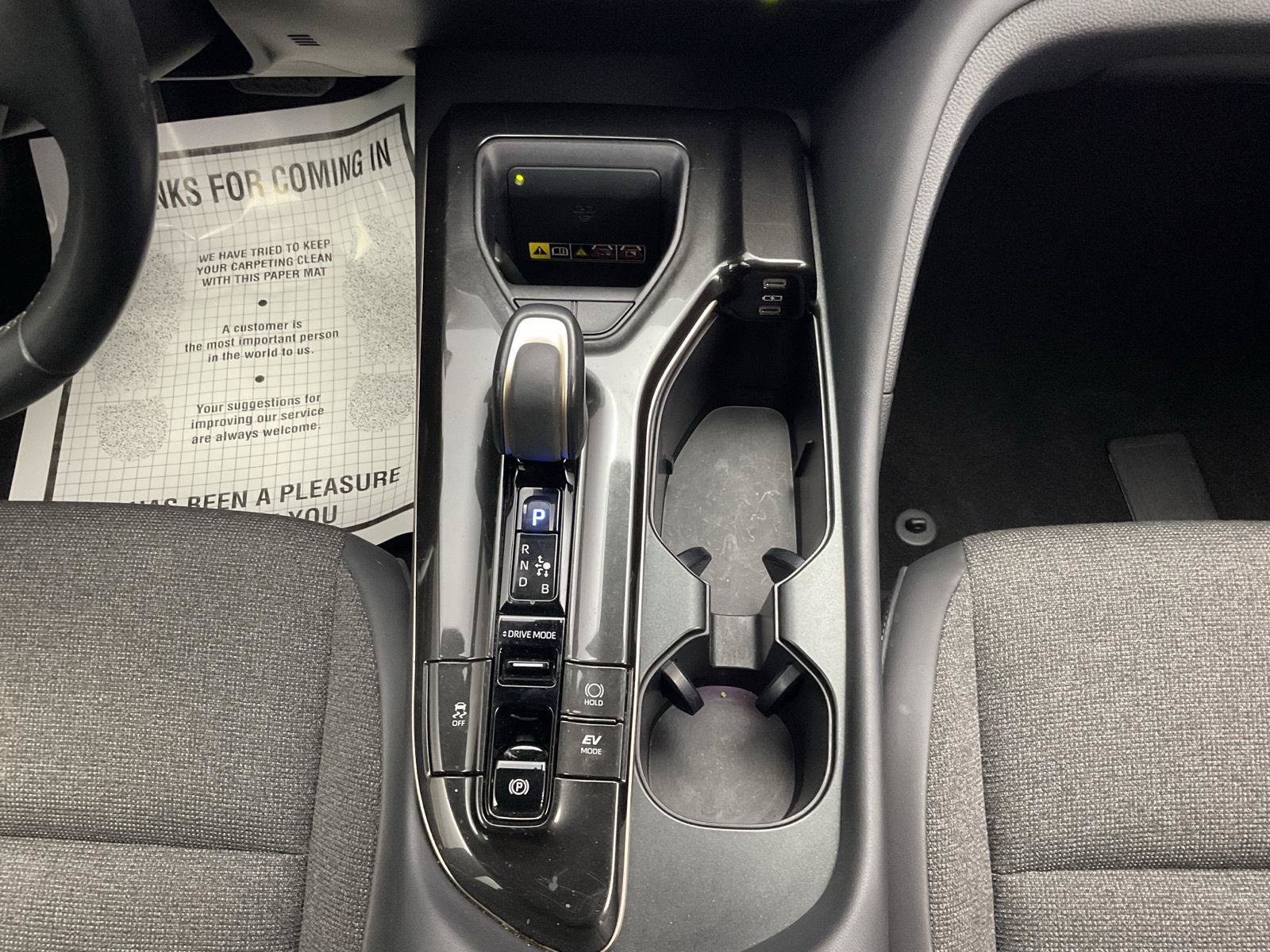 Used 2024 Toyota Crown AWD/4WD image 17