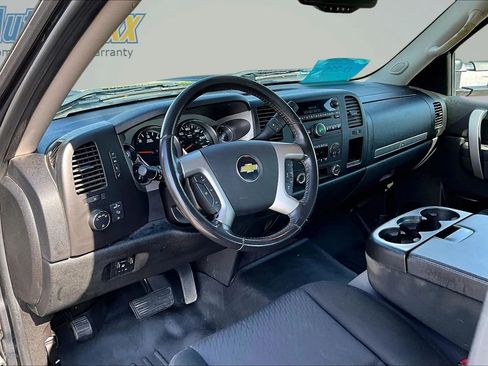 Used 2010 Chevrolet Silverado 2500 LT w/ Interior Plus Package AWD/4WD image 15