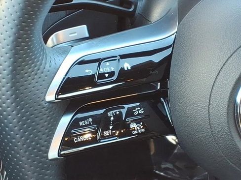 Used 2025 Mercedes-Benz C 300 4MATIC Sedan image 9