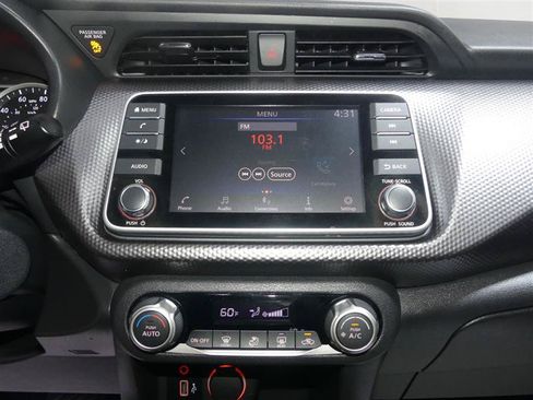 Used 2019 Nissan Kicks SV FWD image 36