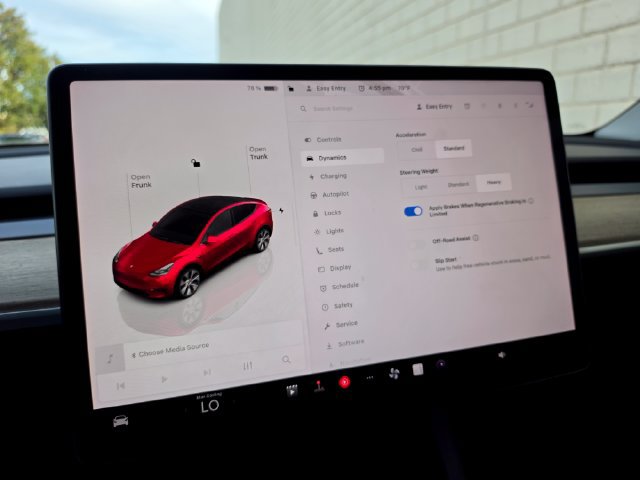Used 2024 Tesla Model Y Long Range AWD/4WD image 46