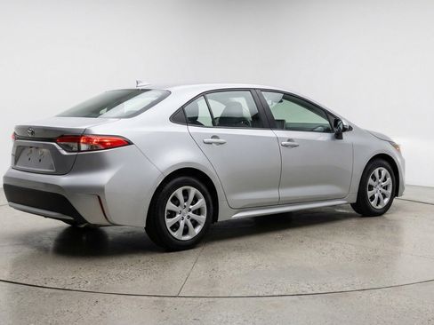 Used 2025 Toyota Corolla LE FWD image 9