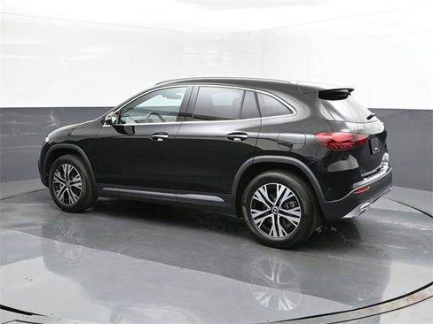 New 2025 Mercedes-Benz GLA 250 4MATIC image 5